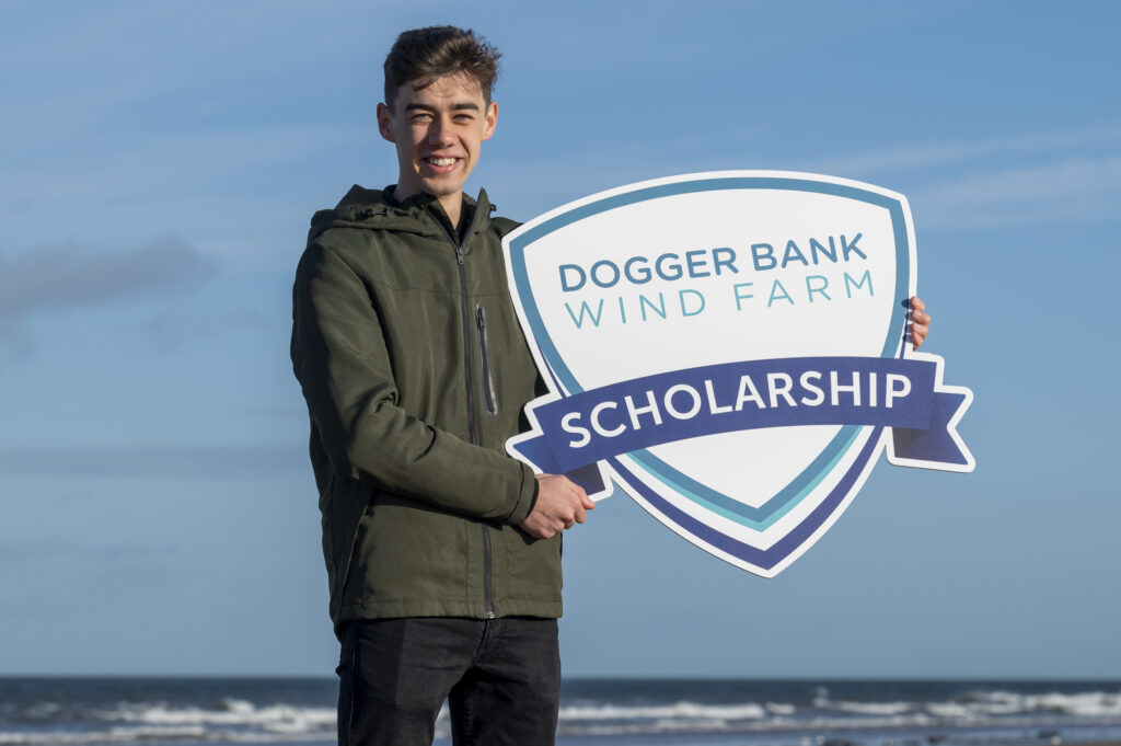 Students receive SSE scholarship award in redcar
