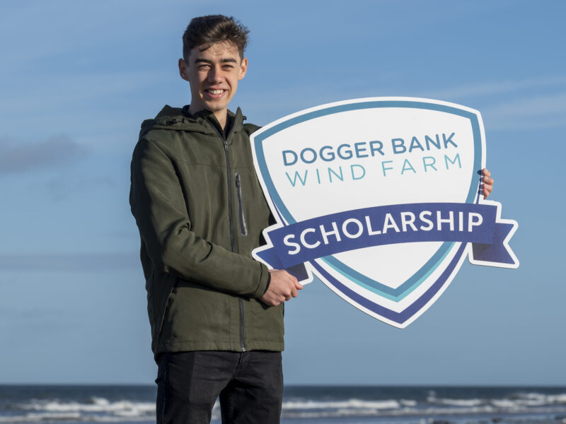 Students receive SSE scholarship award in redcar