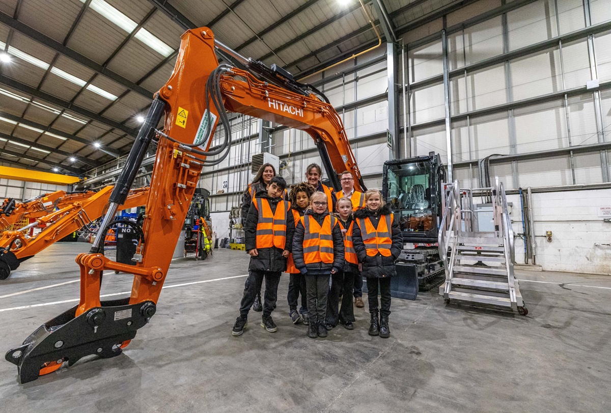 Hitachi Welcomes Junior Engineers with School Partnership
