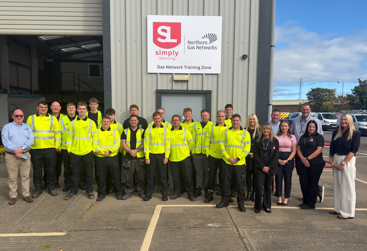 A new partnership between Simply Learning and Northern Gas Networks, led by Managing Director Claire Irving and Chris Adair, Apprenticeship and Training Manager at Northern Gas Networks.